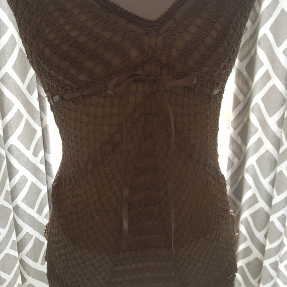 Tops - Gorgeous crochet top lined